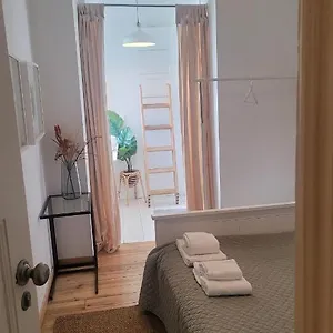  Pensión Tiny With Private Bathroom - Bairro Alto