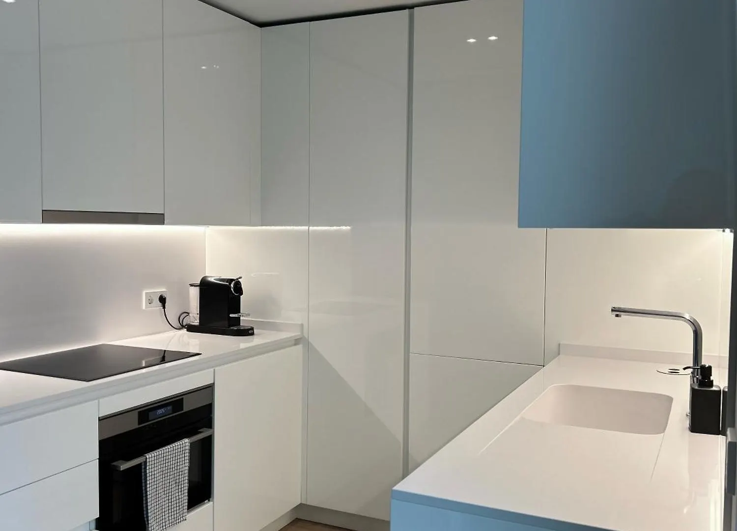 ליסבון Double Suite In Shared Apartment 0*,  פורטוגל